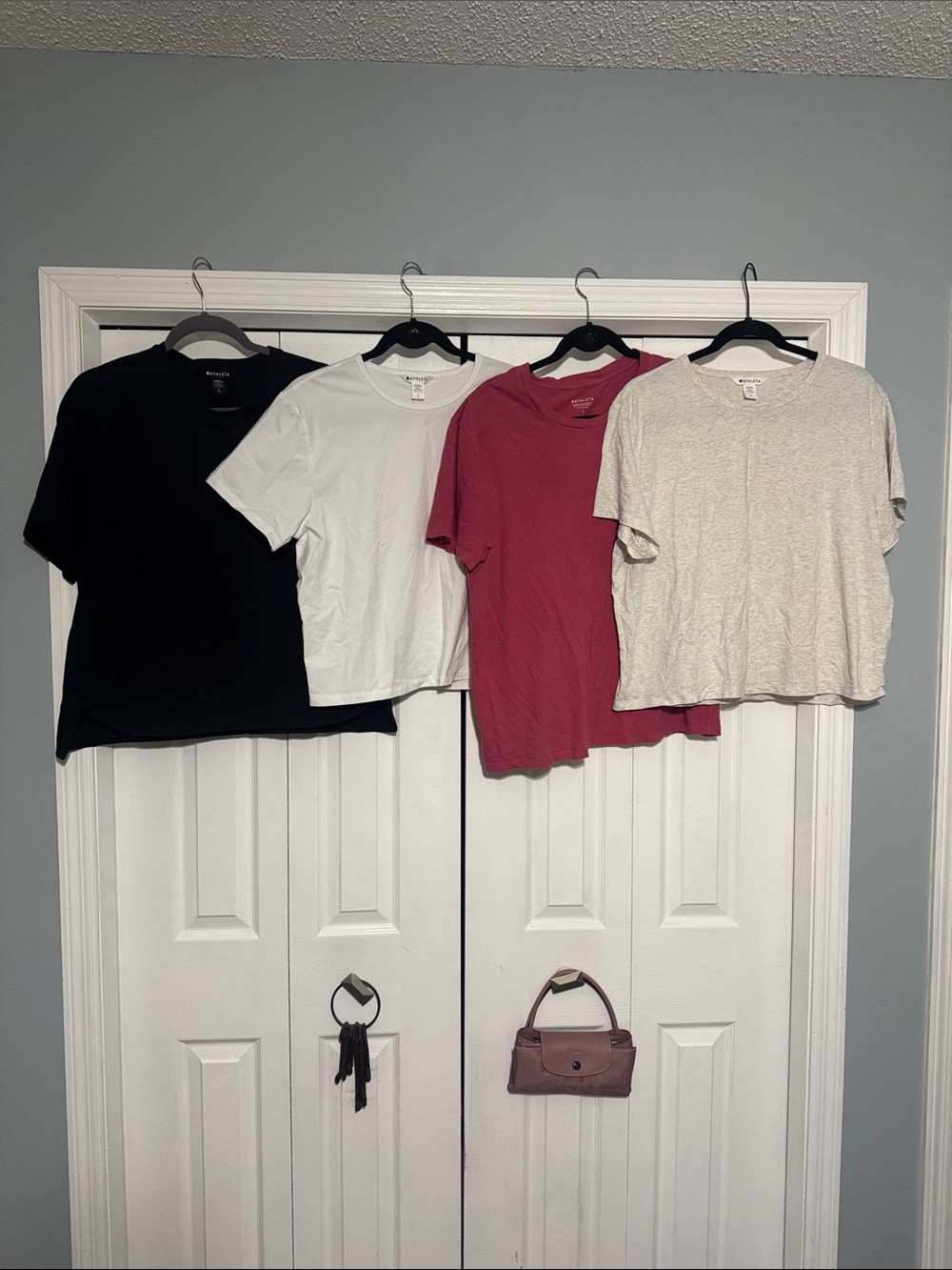 Lot of 4 Athleta short sleeve t shirts like new Large